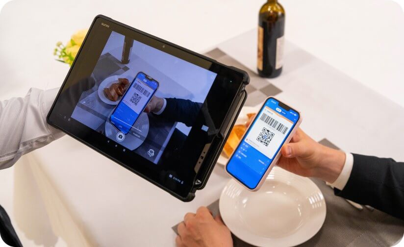 CPad PAY as payment device on counter