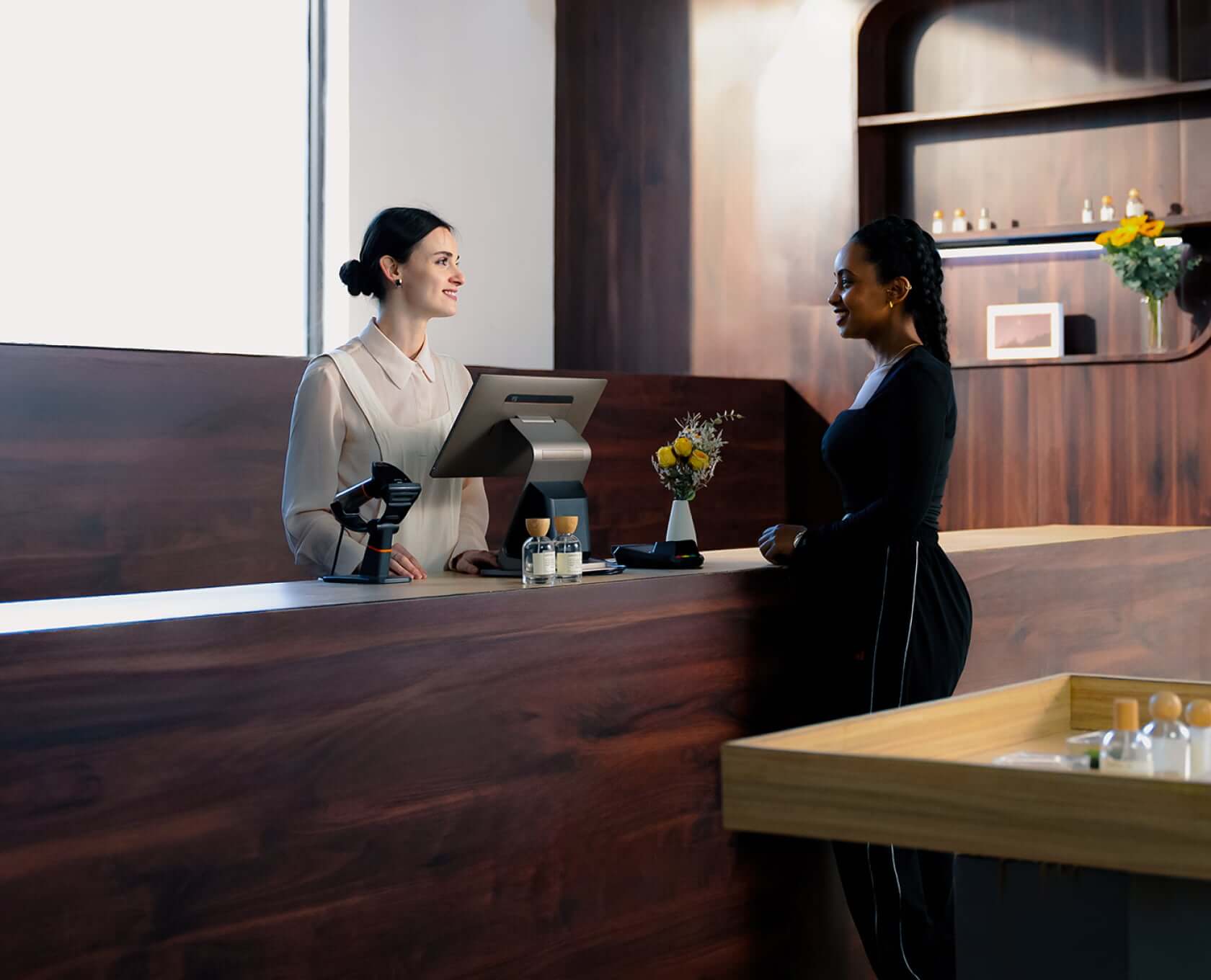 Boutique store dual‑view